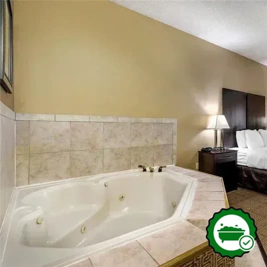 Jetted bathtub