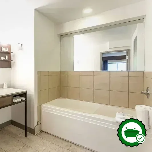 Deep soaking bathtub