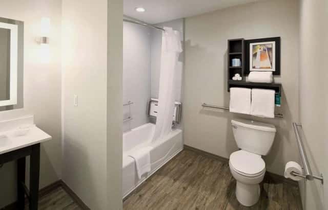 Homewood Suites by Hilton Topeka — guest room