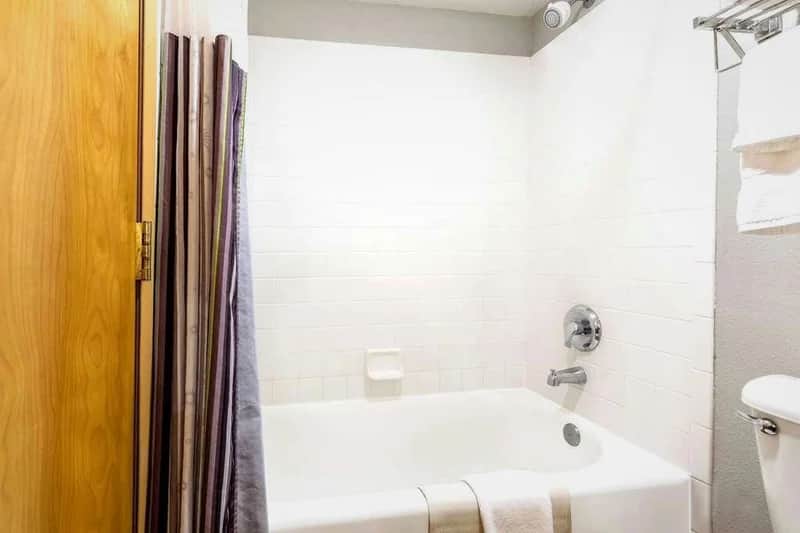La Quinta Inn & Suites by Wyndham Vancouver - Featured hot tub