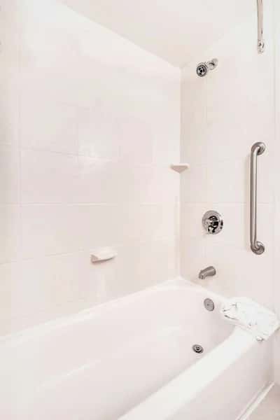 Jetted bathtub at Hilton Garden Inn Waldorf