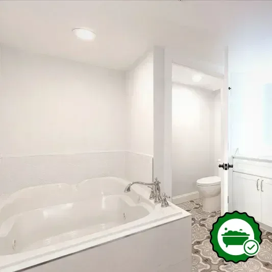 Jetted bathtub