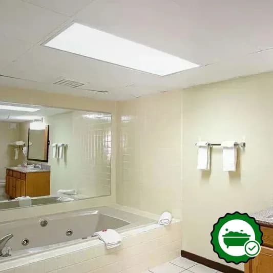 Econo Lodge Inn & Suites