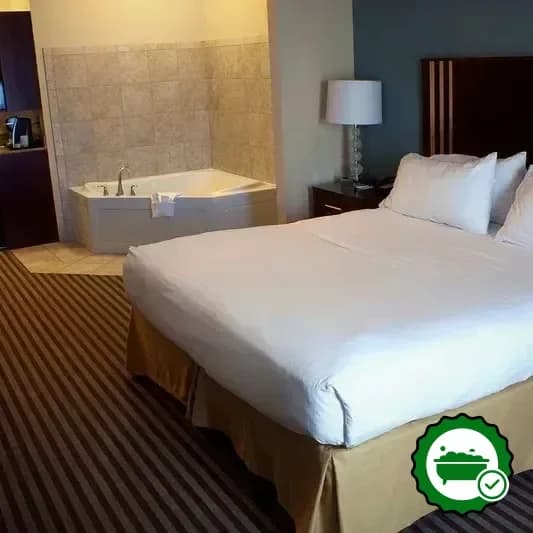 Holiday Inn Express & Suites Youngstown West - Austintown By IHG