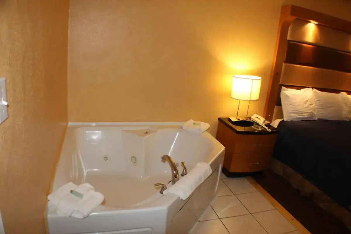 In-room hot tub at Americas Best Value Inn Geneva in Geneva, IL