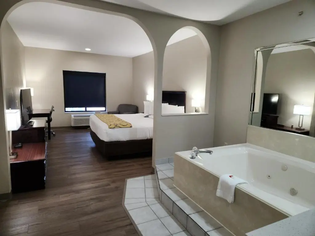 Baymont by Wyndham Houston Brookhollow hotel photo 1 in Houston, Texas