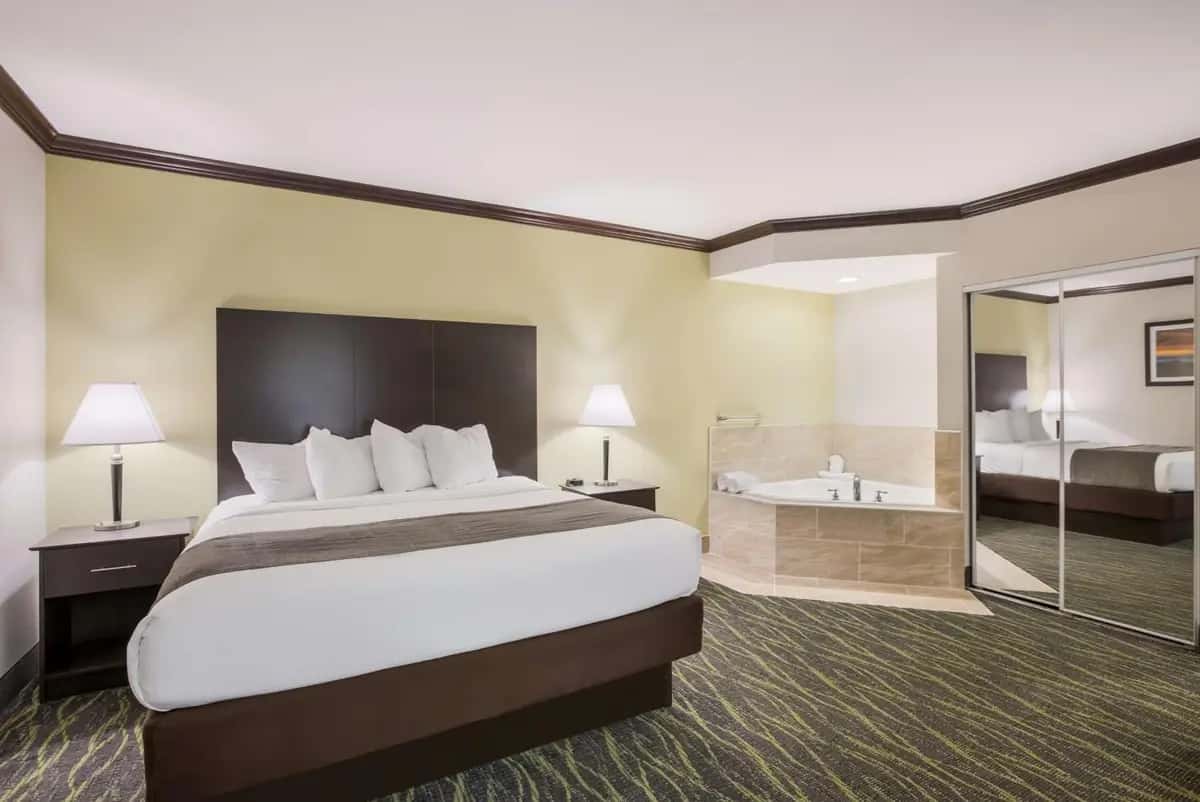 Best Western Asheville -Blue Ridge Parkway hotel photo 1 in Asheville, North Carolina