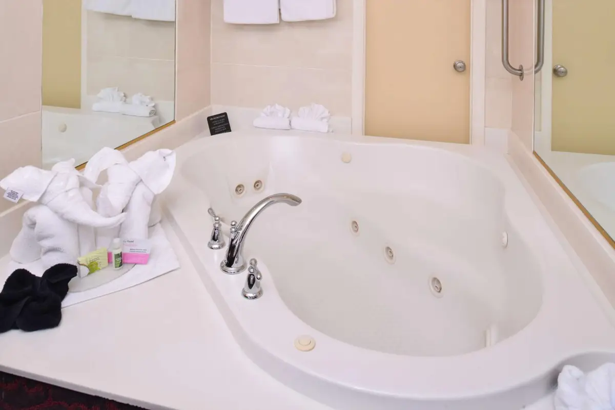 In-room hot tub at Best Western Coral Hills in Saint George, UT