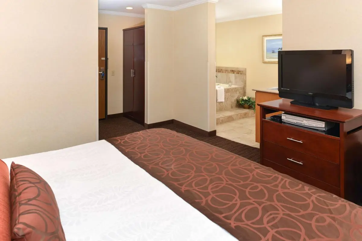 Best Western Plus Landmark Inn hotel photo 1 in Lincoln City, Oregon