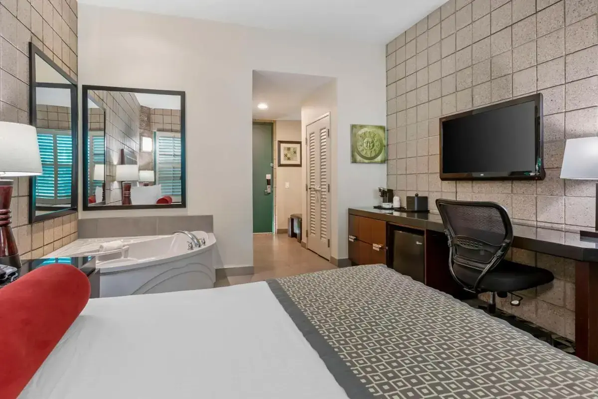 Best Western Plus Sundial hotel photo 1 in Scottsdale, Arizona