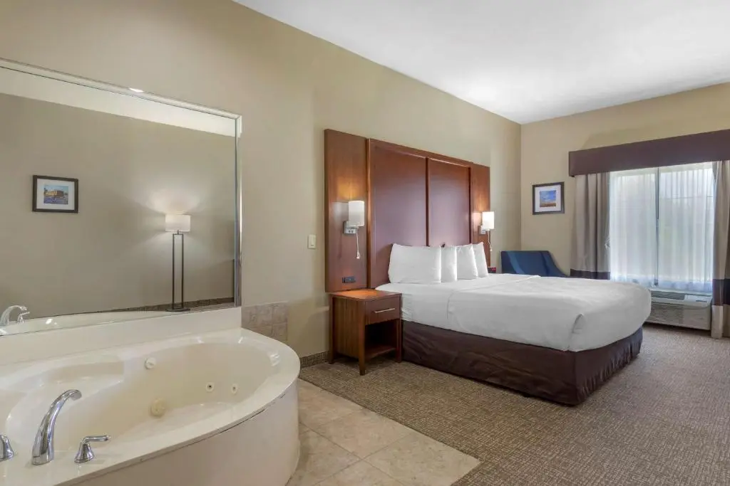 Best Western Texas City hotel photo 1 in Texas City, Texas
