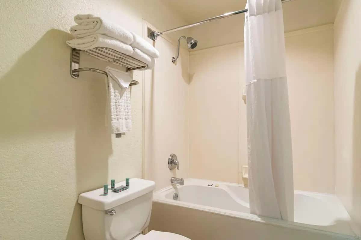 Best Western Windsor Suites hotel photo 1 in Fayetteville, Arkansas