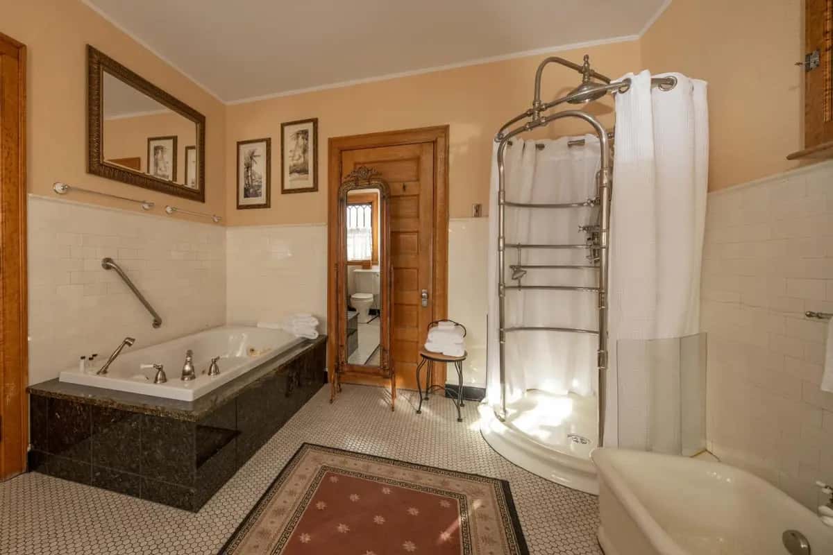 Cartier Mansion hotel photo 1 in Ludington, Michigan