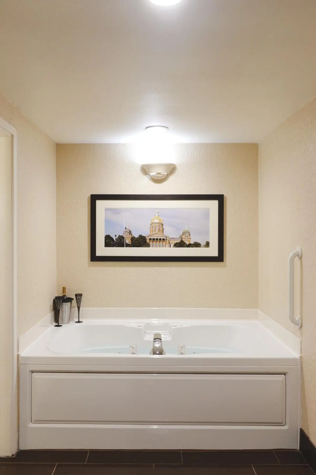 Comfort Inn & Suites Event Center hotel photo 1 in Des Moines, Iowa