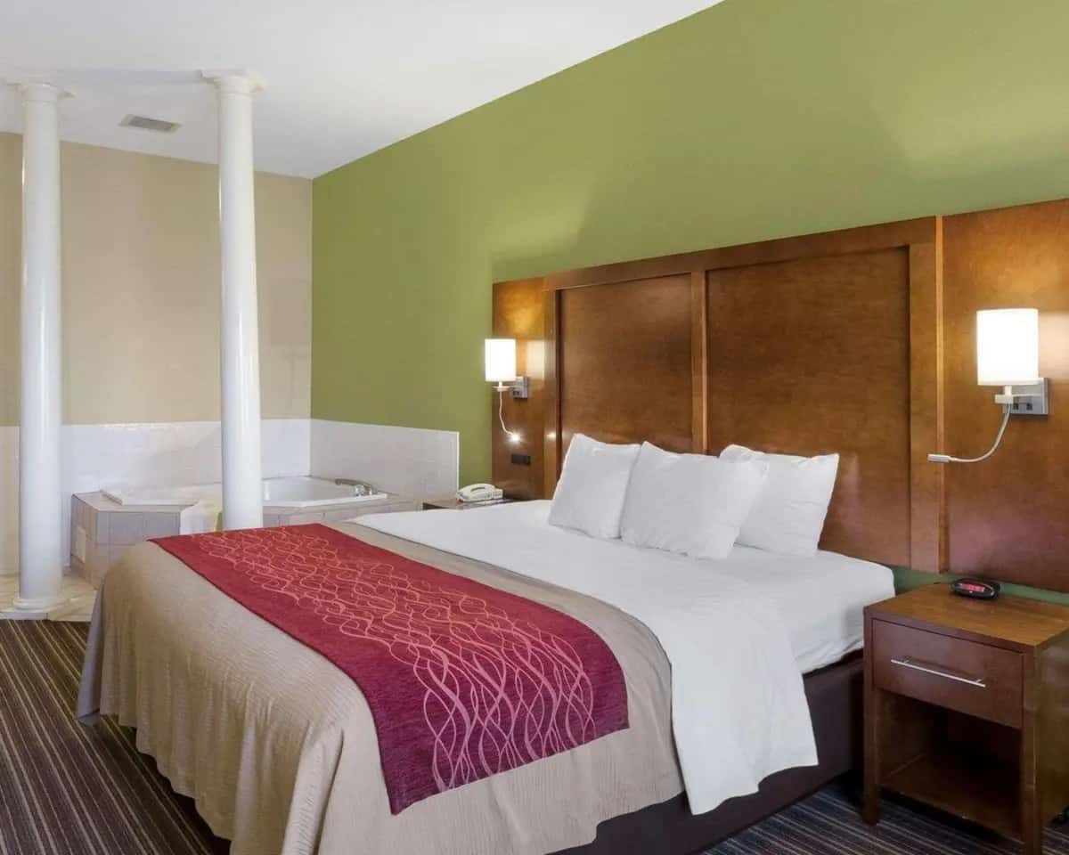 Comfort Inn & Suites Fayetteville – University Area hotel photo 1 in Fayetteville, Arkansas