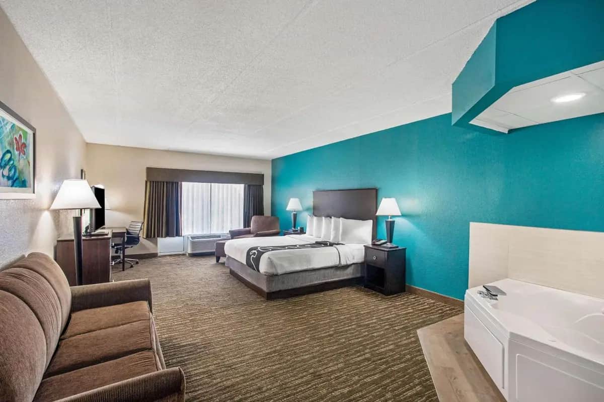 Comfort Inn & Suites Sarasota I75 hotel photo 1 in Sarasota, Florida