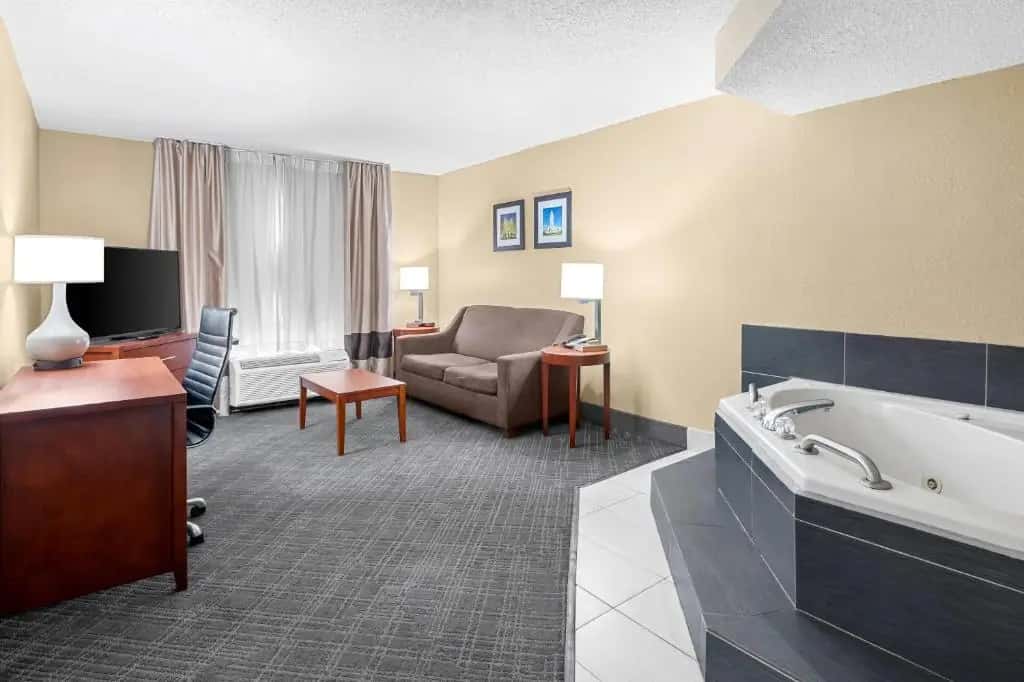 Comfort Inn University Area hotel photo 1 in Baton Rouge, Louisiana
