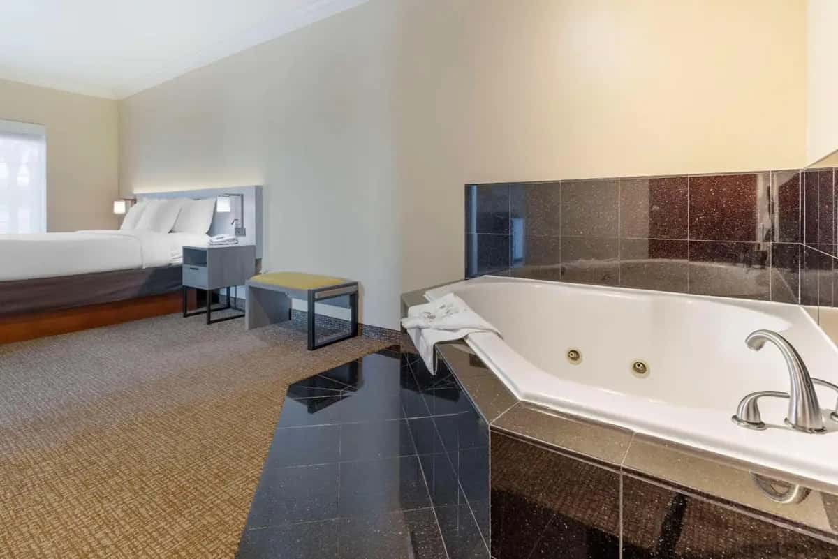 Comfort Suites Oceanside Camp Pendleton Area hotel photo 1 in Oceanside, California