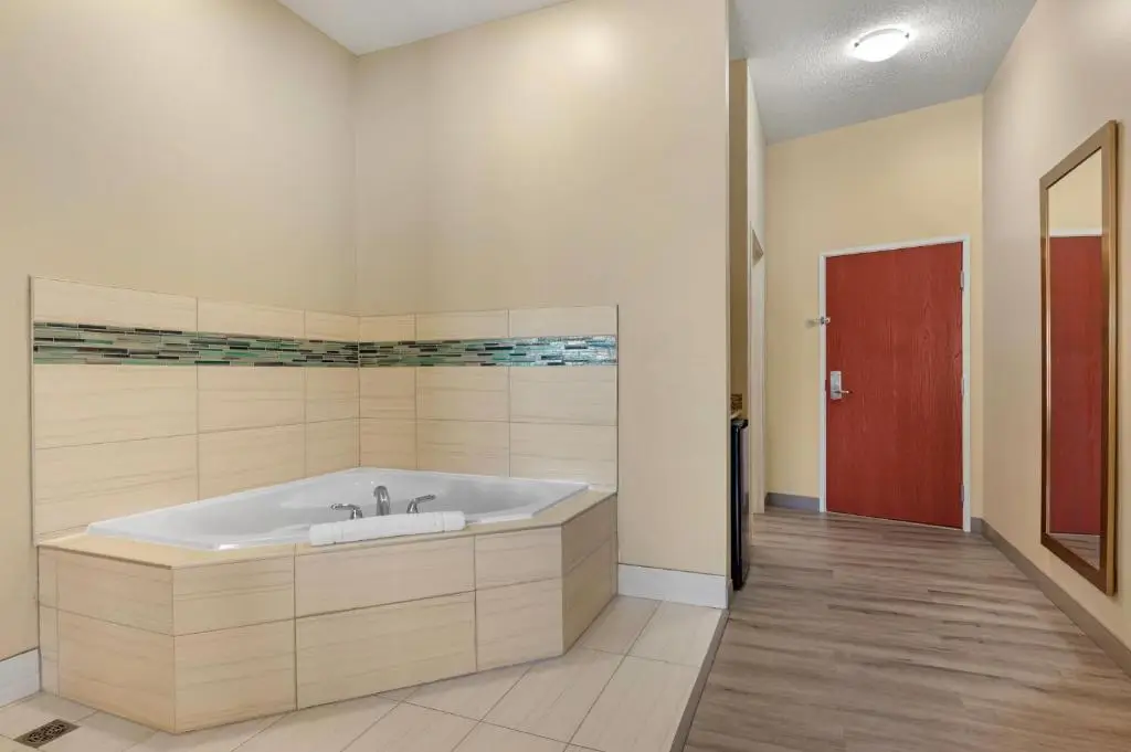 Comfort Suites South Bend Near Casino hotel photo 1 in South Bend, Indiana