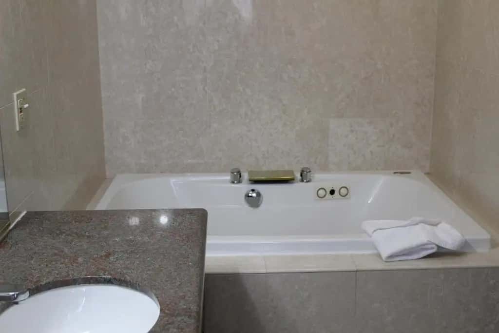 In-room hot tub at Days Inn & Suites by Wyndham Sunnyvale in Sunnyvale, CA