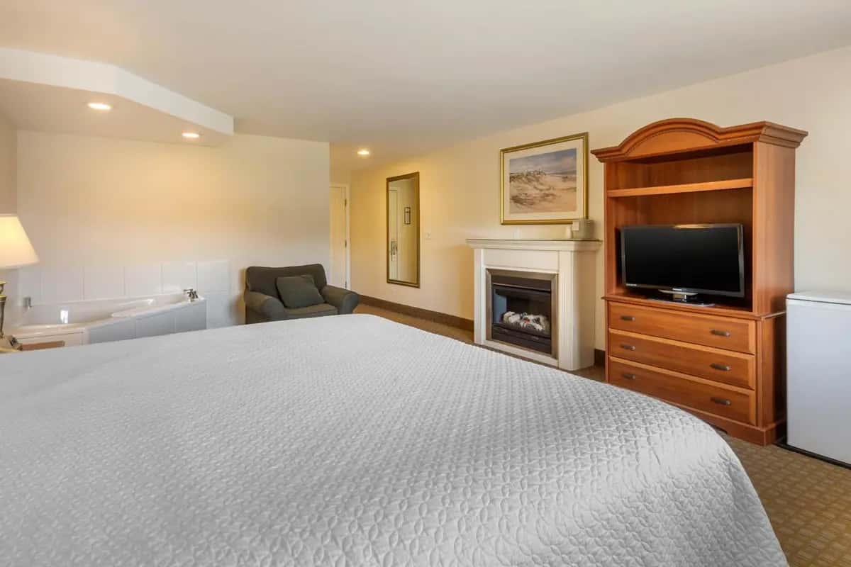 Driftaway Hotel and Pool hotel photo 1 in Ogunquit, Maine