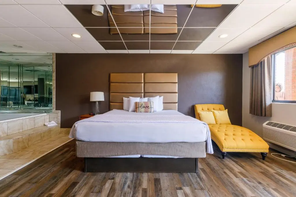 Gadsden Inn & Suites