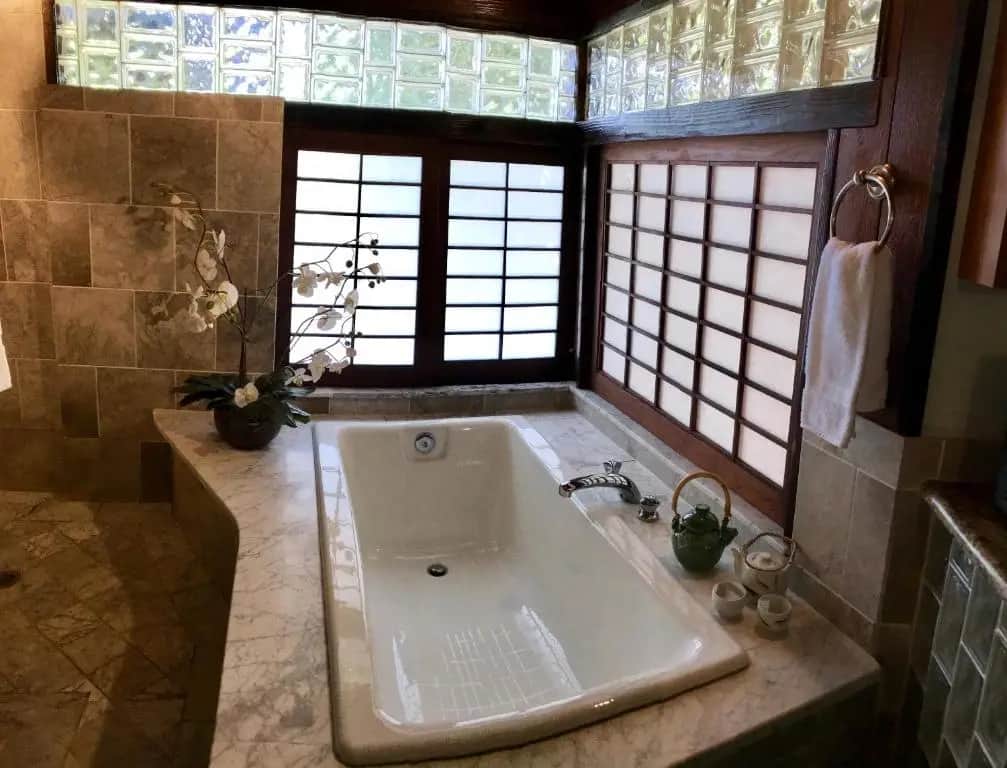 Hale Maluhia Country Inn hotel photo 1 in Kailua Kona, Hawaii