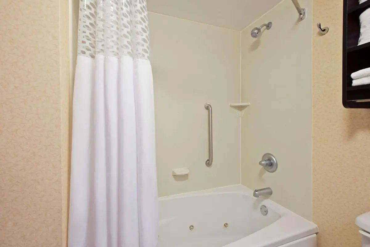 Hampton Inn Winfield Teays Valley hotel photo 1 in Hurricane, West Virginia