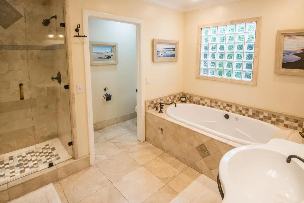 Harbor House Inn hotel photo 1 in Santa Barbara, California