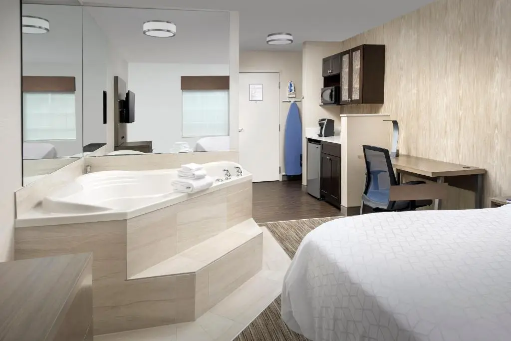 Holiday Inn Express & Suites Annapolis By IHG hotel photo 1 in Annapolis, Maryland