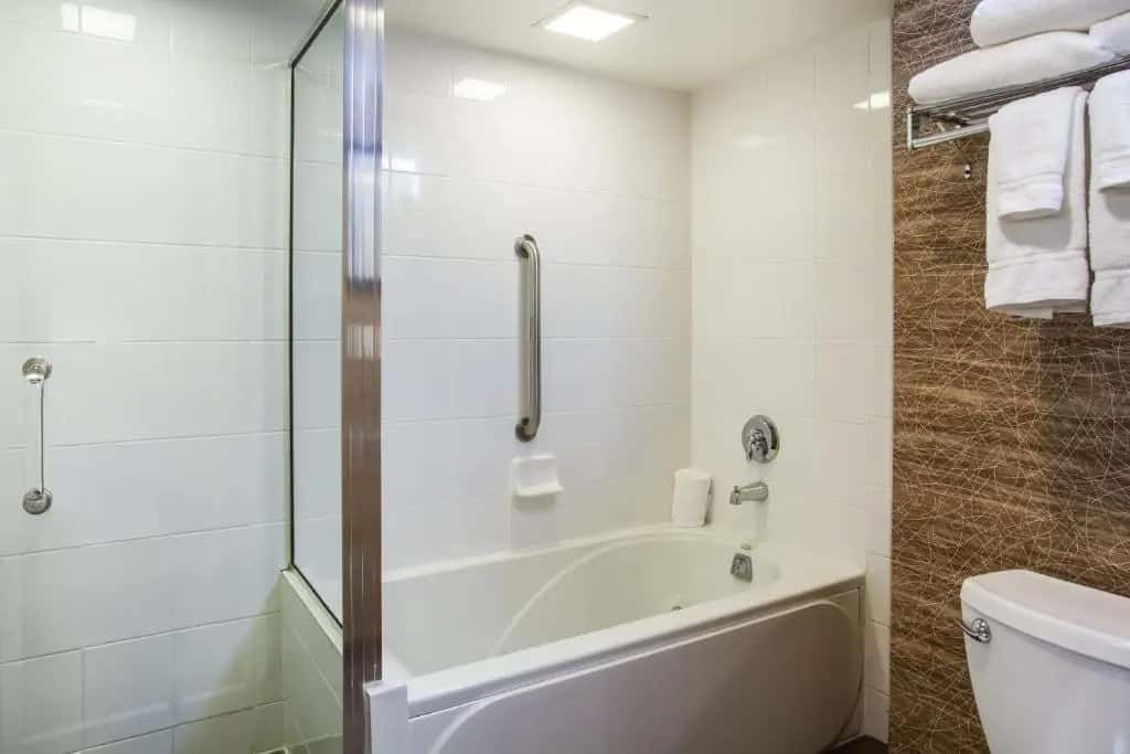 Holiday Inn Saratoga Springs, an IHG Hotel hotel photo 1 in Saratoga Springs, New York