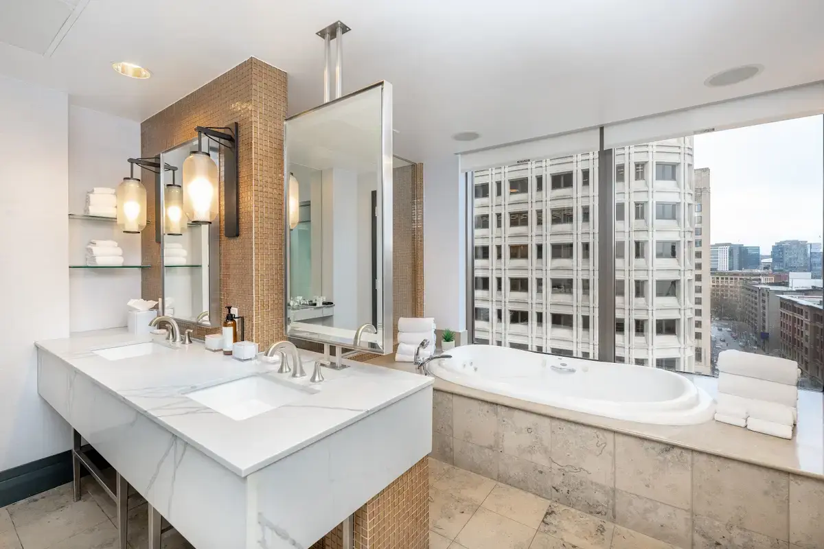 Hotel 1000, LXR Hotels & Resorts hotel photo 1 in Seattle, Washington