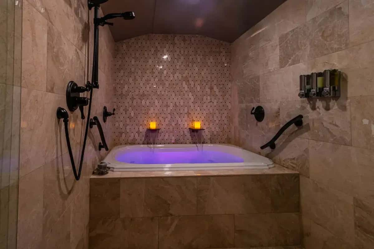 Inn and Spa at Parkside hotel photo 1 in Sacramento, California
