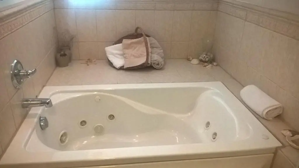 Innisfree Bed and Breakfast hotel photo 1 in South Bend, Indiana