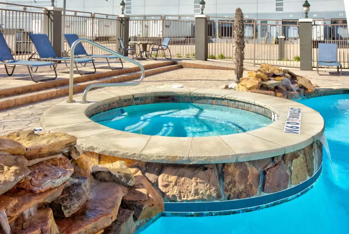 La Quinta by Wyndham Dallas Grand Prairie South hotel photo 1 in Grand Prairie, Texas