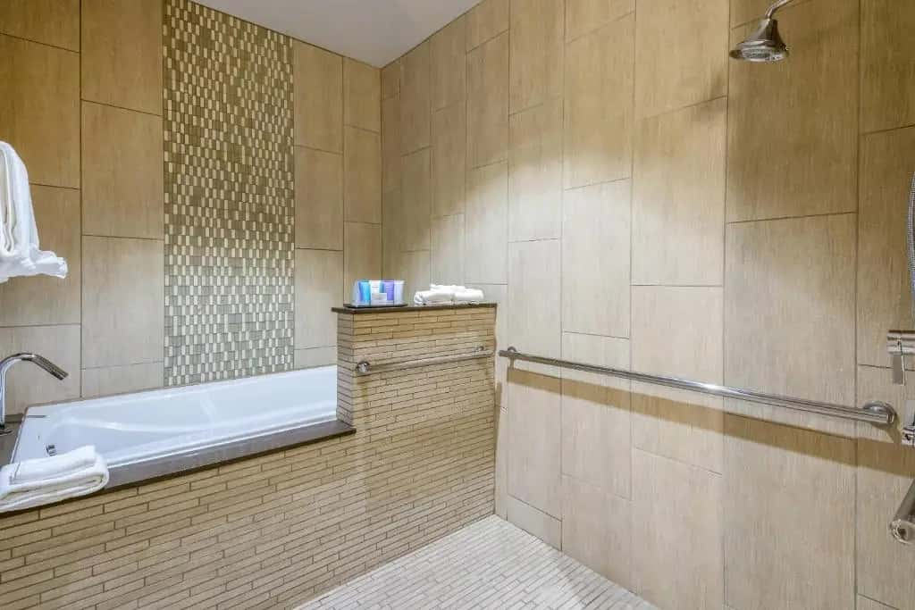 Oasis Hotel & Conv. Center, Ascend Hotel Collection hotel photo 1 in Springfield, Missouri