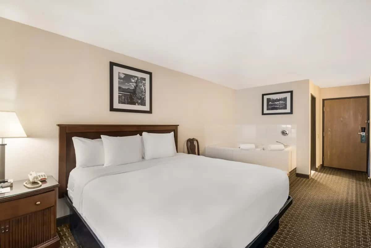Quality Inn & Suites hotel photo 1 in Steamboat Springs, Colorado