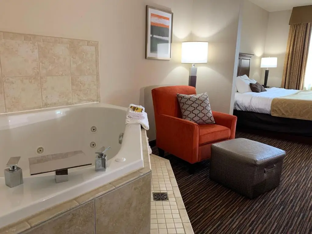 Radisson Hotel River Falls hotel photo 1 in River Falls, Wisconsin