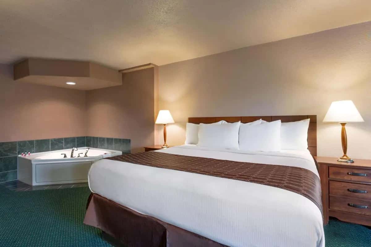 Ramada by Wyndham Bismarck hotel photo 1 in Bismarck, North Dakota