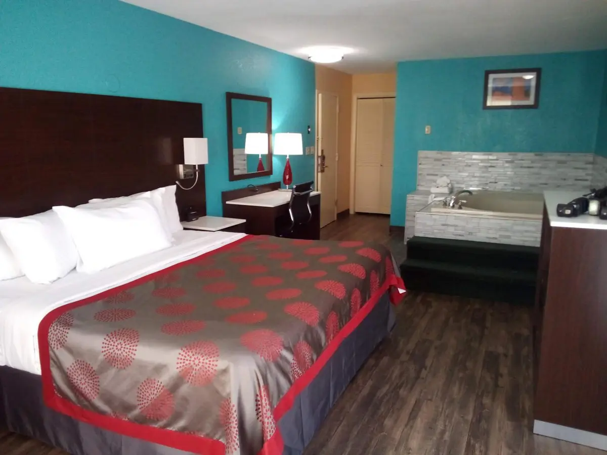 Ramada by Wyndham Groton Mystic hotel photo 1 in Niantic, Connecticut