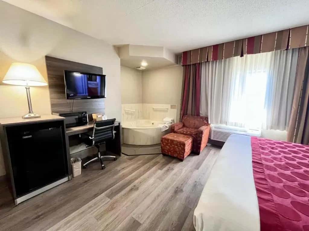 Ramada by Wyndham Platte City KCI Airport hotel photo 1 in Smithville, New Jersey