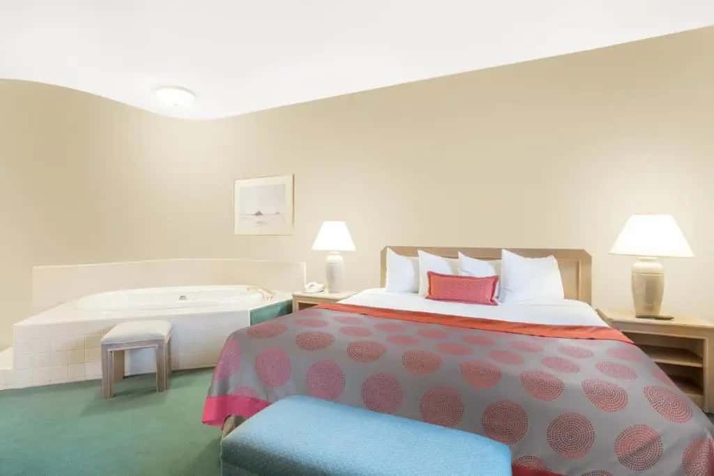 Ramada by Wyndham St George hotel photo 1 in St George, Utah
