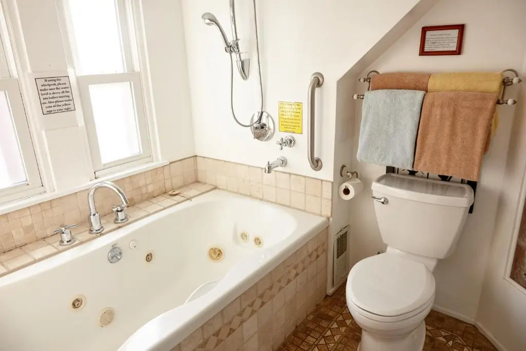 Ray’s Bucktown Bed And Breakfast hotel photo 1 in Chicago, Illinois