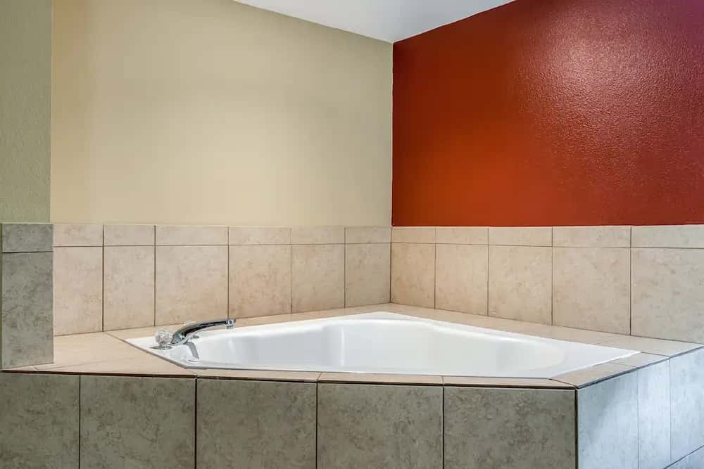 Red Roof Inn & Suites Little Rock hotel photo 1 in Little Rock, Arkansas