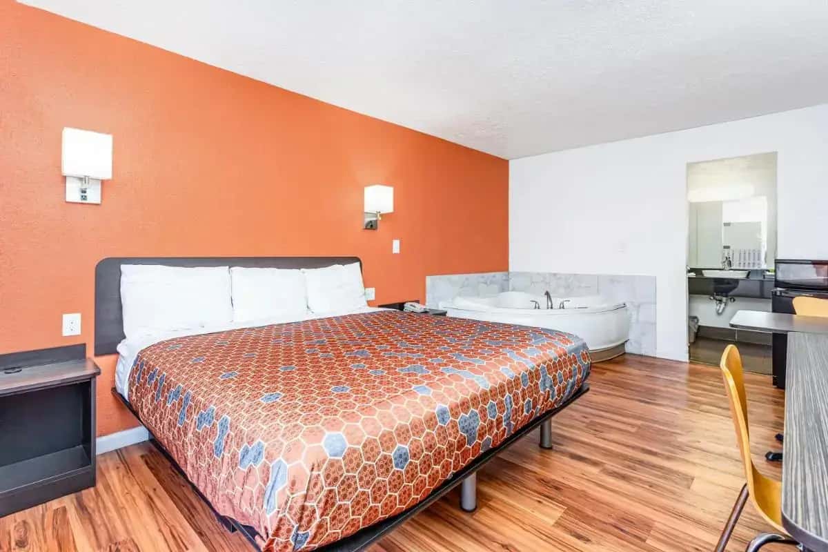 Relax Inn by OYO Columbus OH I 70 hotel photo 1 in Canal Winchester, Ohio