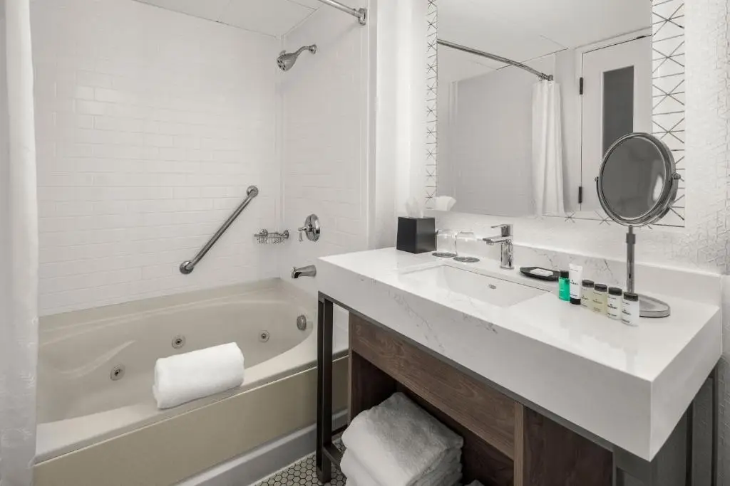 Sheraton Duluth Hotel hotel photo 1 in Duluth, Minnesota