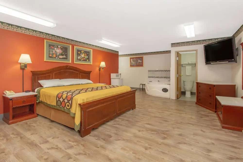 In-room hot tub at Super 8 by Wyndham Bedford in Bedford, IN