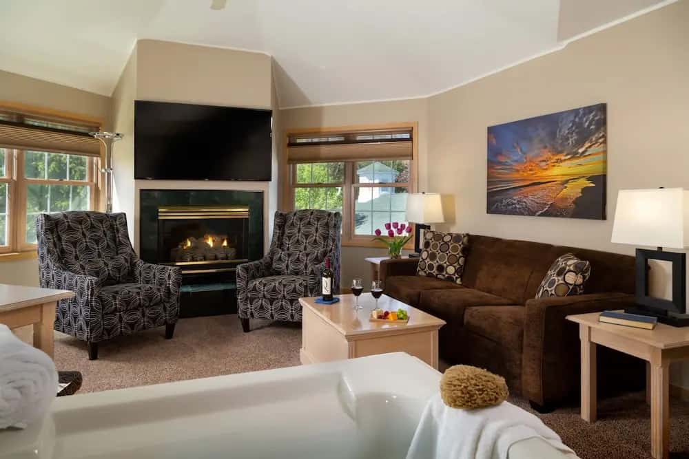 The Ashbrooke Hotel hotel photo 1 in Egg Harbor, Wisconsin