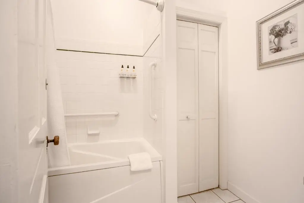 In-room hot tub at The Oaks Victorian Inn in Christiansburg, VA