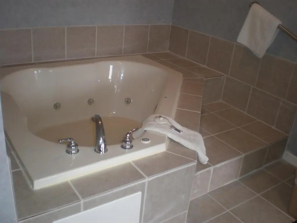 Village Inn & Suites hotel photo 1 in Smithville, New Jersey